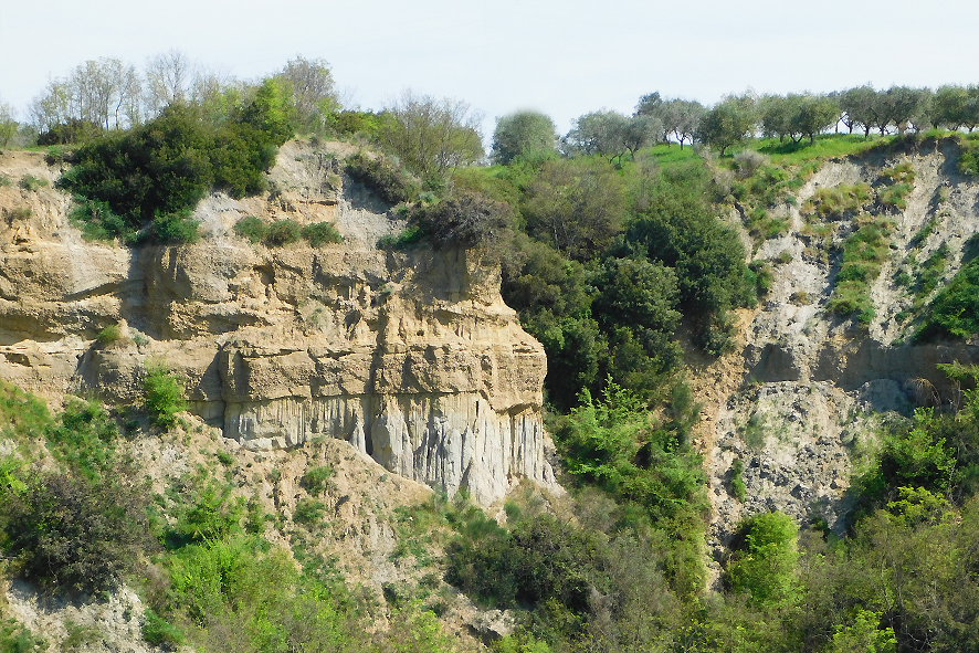 Calanchi di Martignana (foto Enrico Zarri).