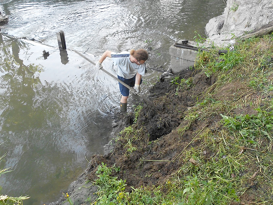 2015, manutenzione calla Area Righetti, prima (foto Alessio Bartolini).